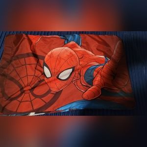 Reversible pillowcase